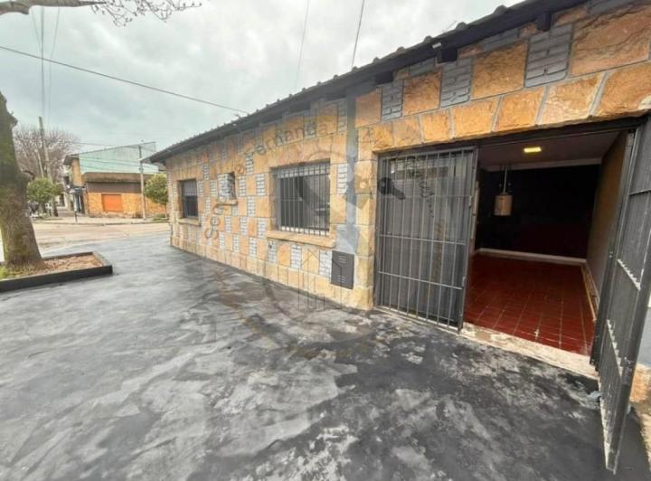 Casa · 99m² · 3 Ambientes · 1 Cochera