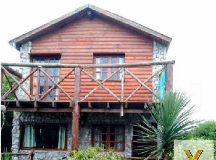 Casa · 238m² · 5 Ambientes · 1 Cochera
