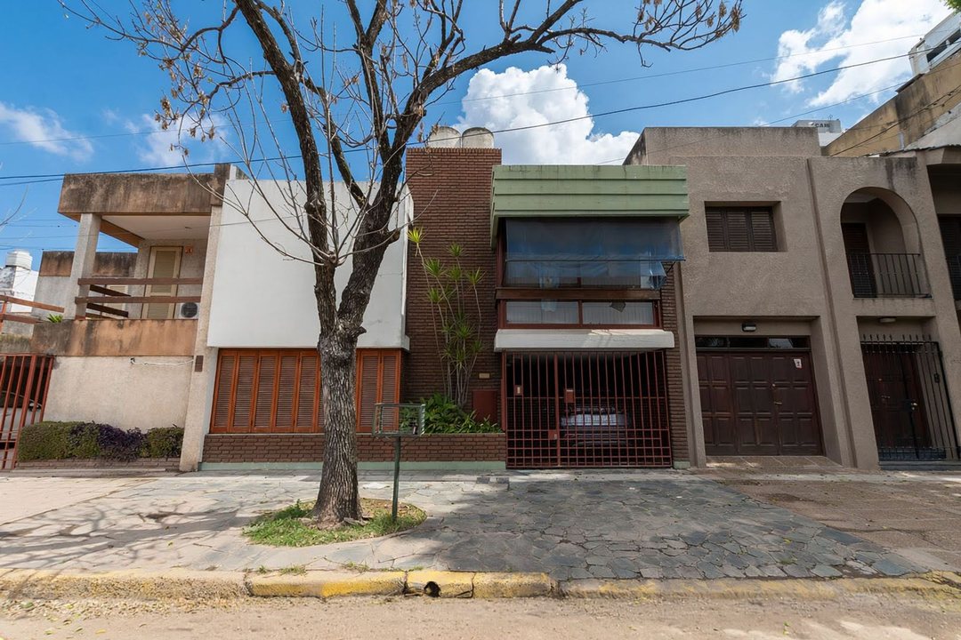 Casa de 4 dormitorios a metros de Bulevar