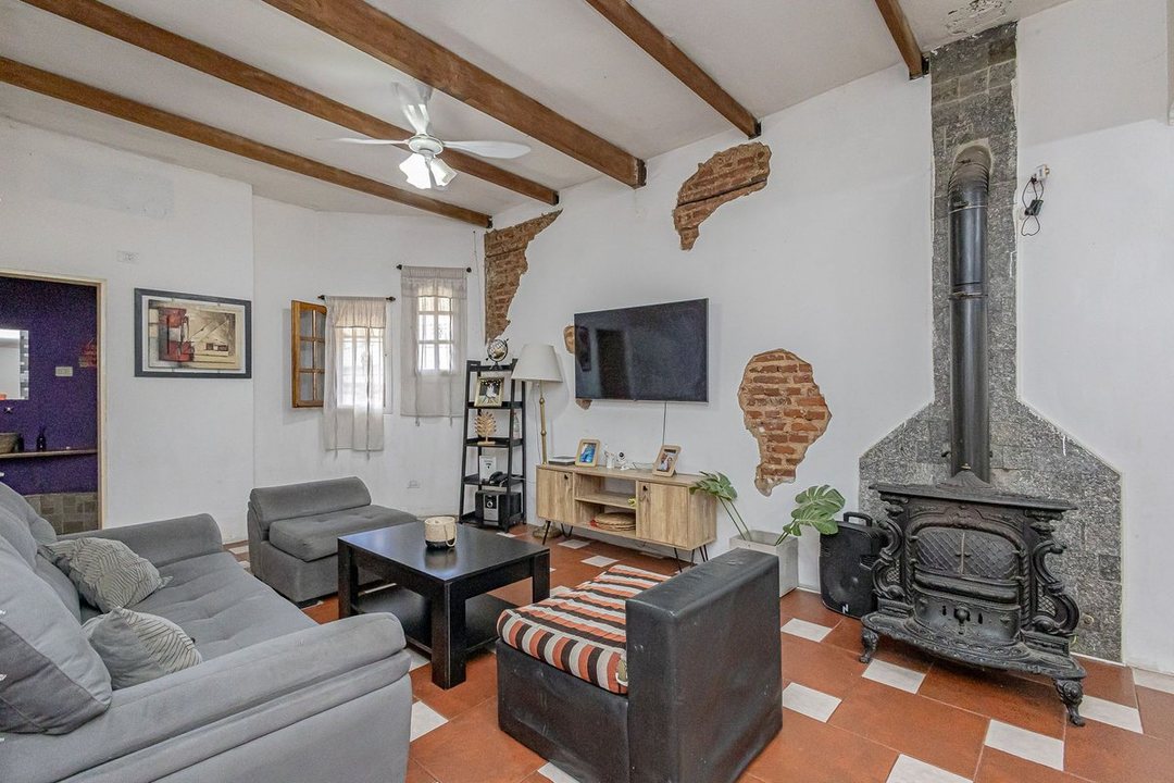 Venta - 2 casas indep. - 6 amb - San Justo.