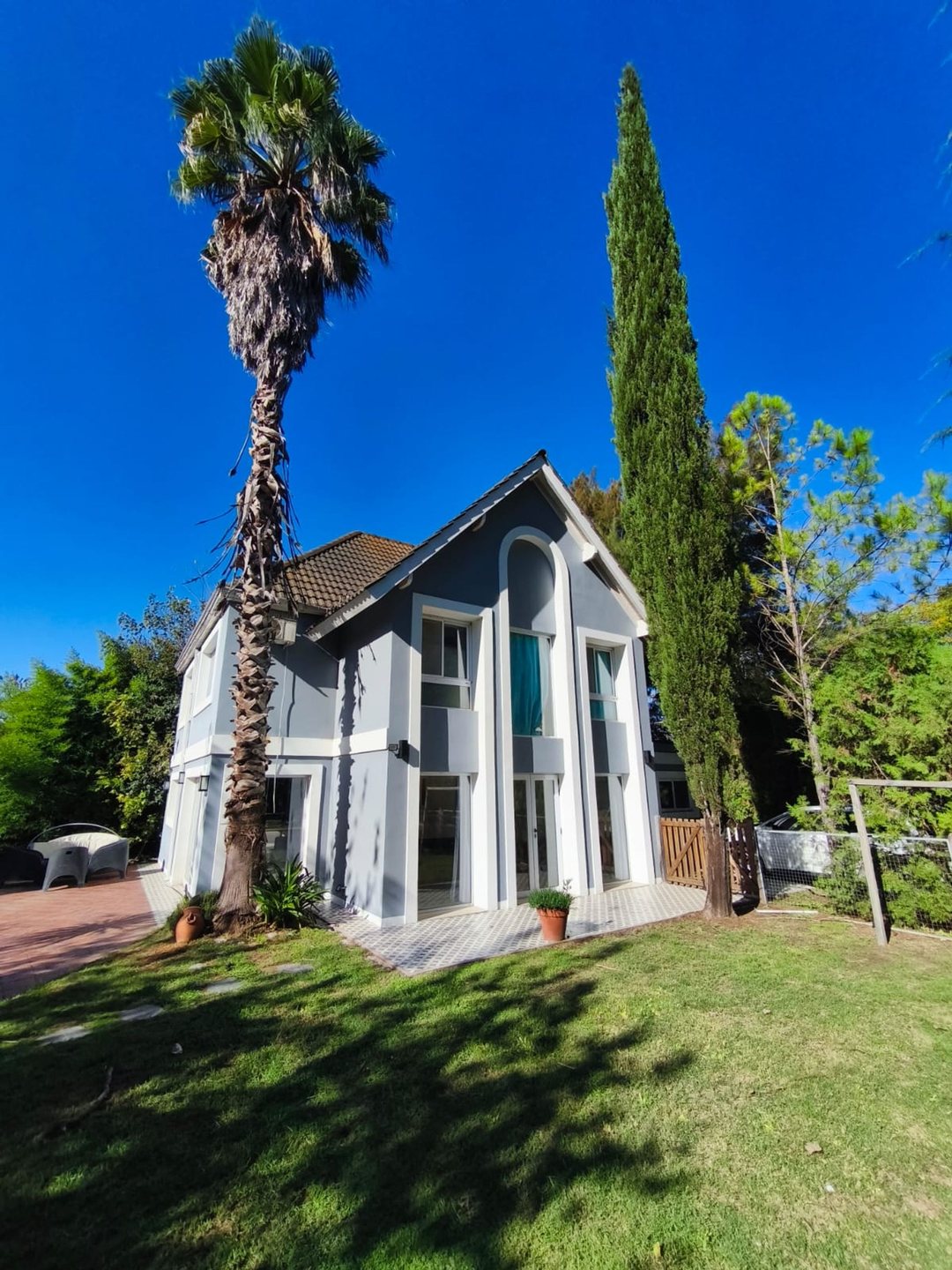 Venta casa de 5 dormitorios en Septiembre, Escobar