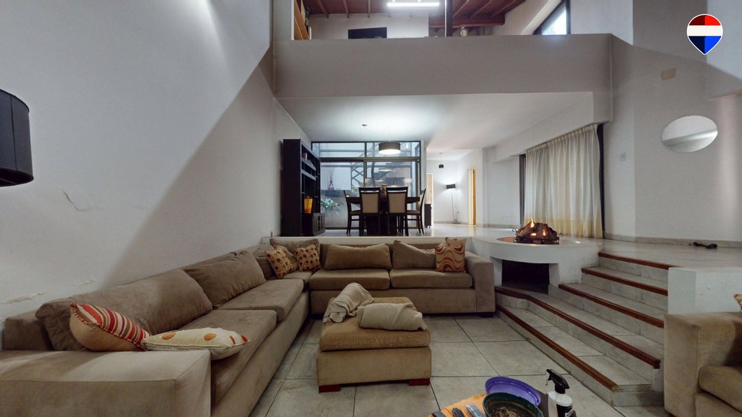 CASA 4 AMBIENTES,2 COCHERAS,PILETA LOMAS DE ZAMORA