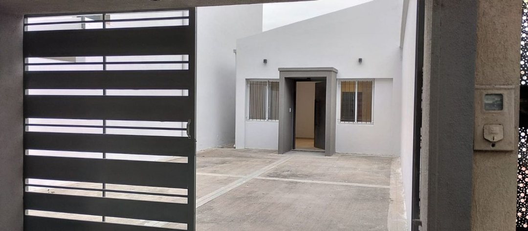 REMAX ALQUILA Casa Dúplex Villa Parque Chacabuco