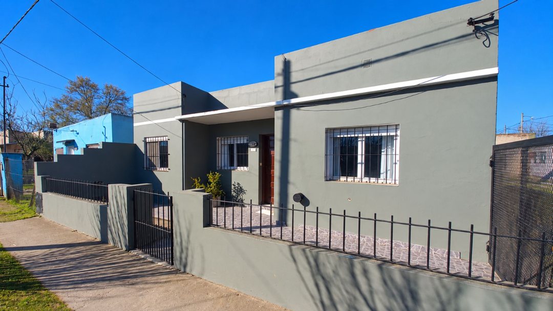 Venta casa 3 amb doble lote Chascomus