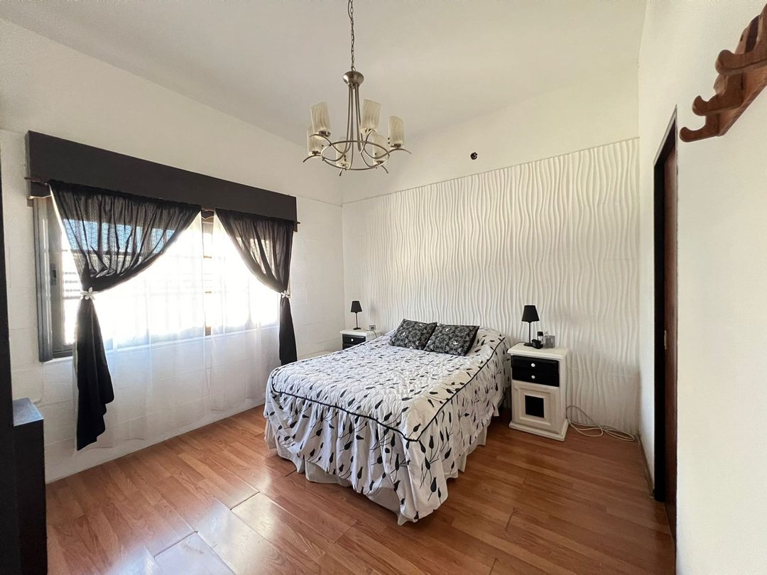 CASA 4 AMBIENTES EN VENTA EN ALDO BONZI CON DEPEND