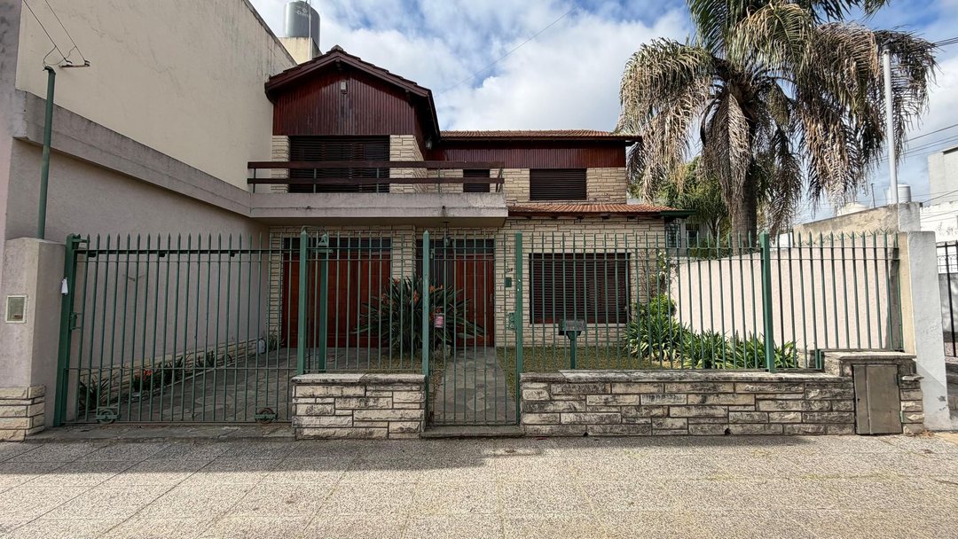 Venta casa 5 amb Castelar cerca Vergara