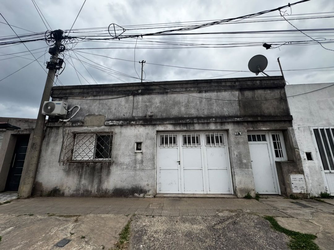 VENTA CASA CON GARAJE EN SANTA FE