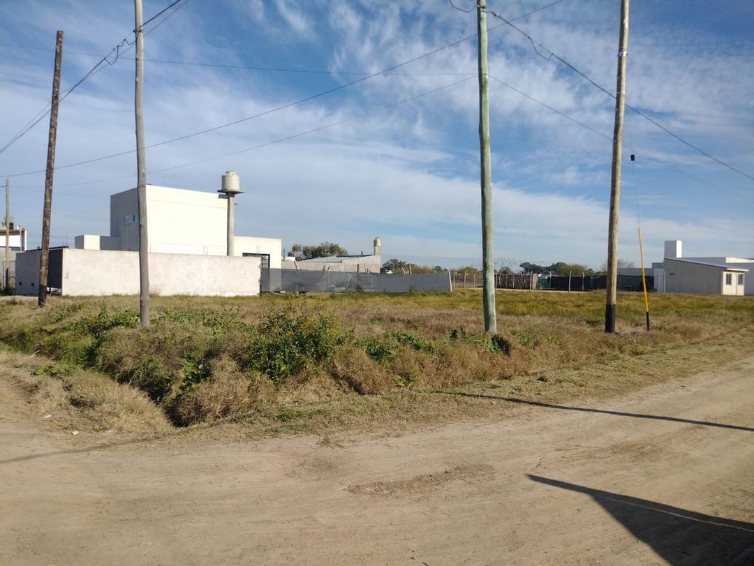 LOTE EN VENTA EN GONNET