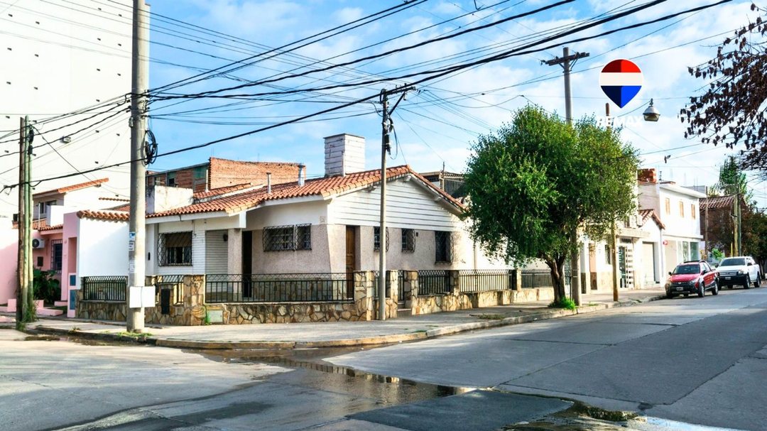 CASA 3 DORM + DEPARTAMENTO VENTA MACROCENTRO