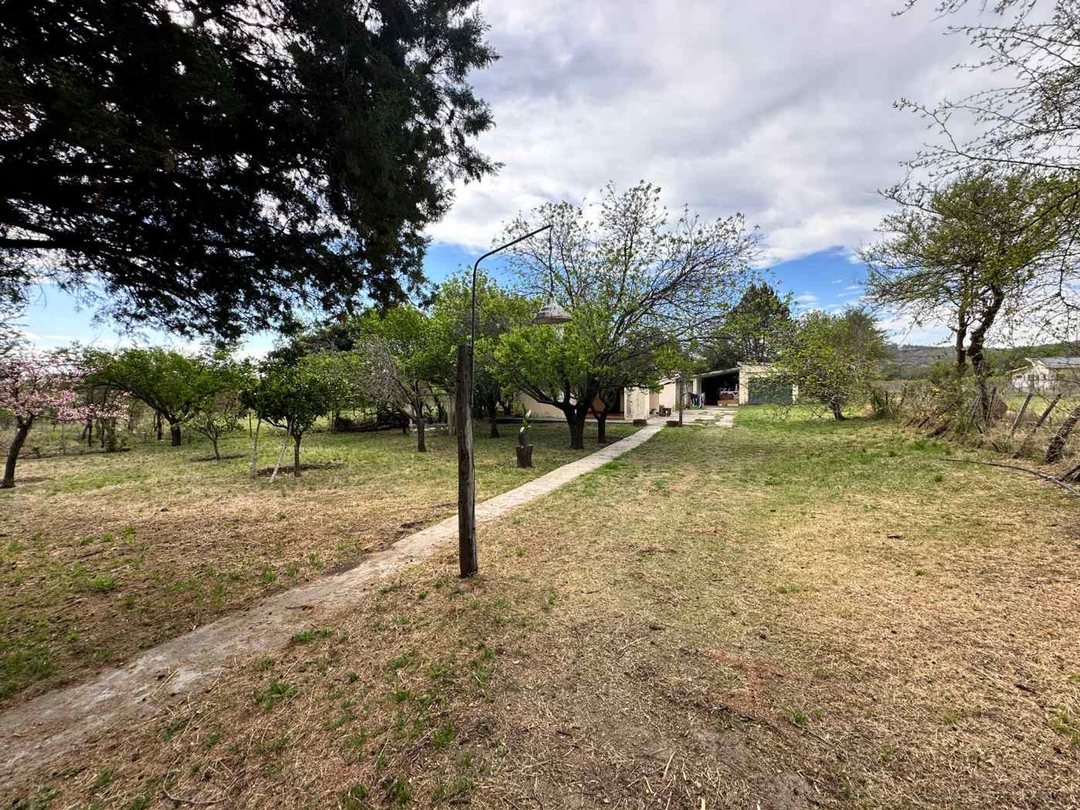 VENTA CASA LAS ROSAS 2 DORM SOBRE CALLE ASFALTADA