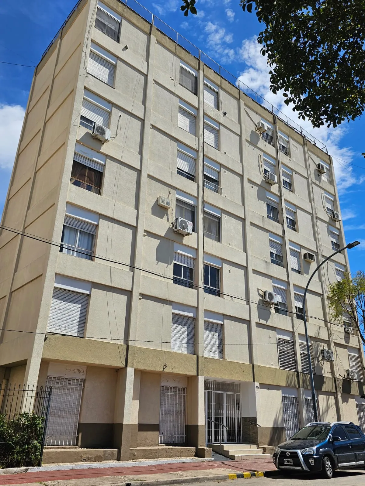 ALQUILER DEPARTAMENTO 3 DORMITORIOS. 1 BAÑO. FRENTE. BARRIO TALLERES ESTE -  CÓRDOBA.