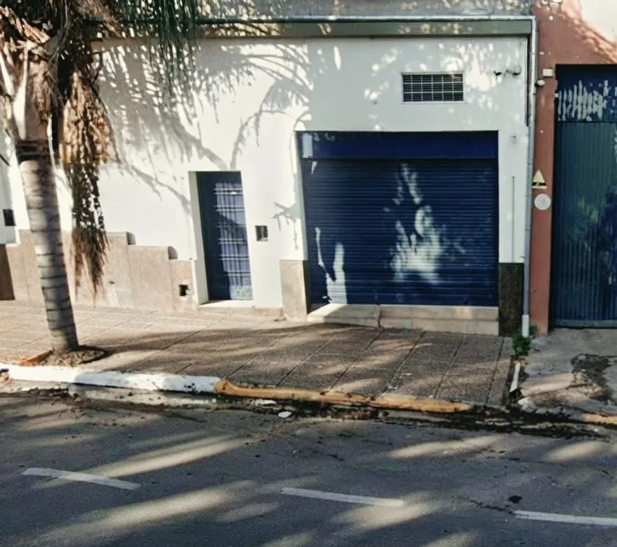 Alquiler Salon Comercial 13x5mts dos baños Av. Juan B Justo 1982 (Ex Bajada Alvear)