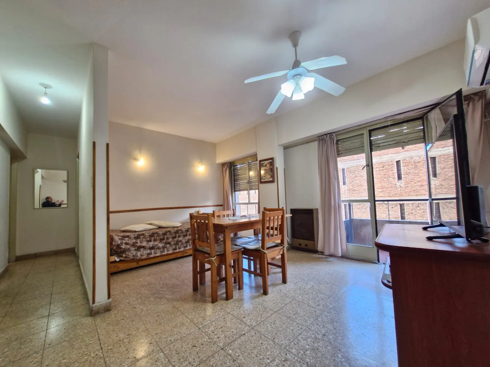 Departamento 2 dormitorios CENTRO Av Colon 700. Balcon