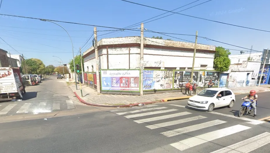 Terreno esquina en Venta Alem y Yadarola