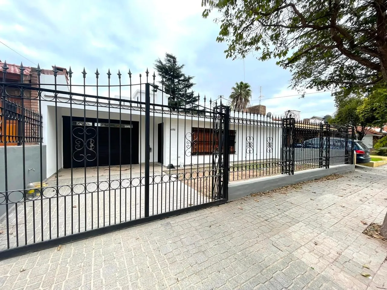 CASA EN VENTA PARQUE HORIZONTE ZONA SUR RECICLADA A NUEVA