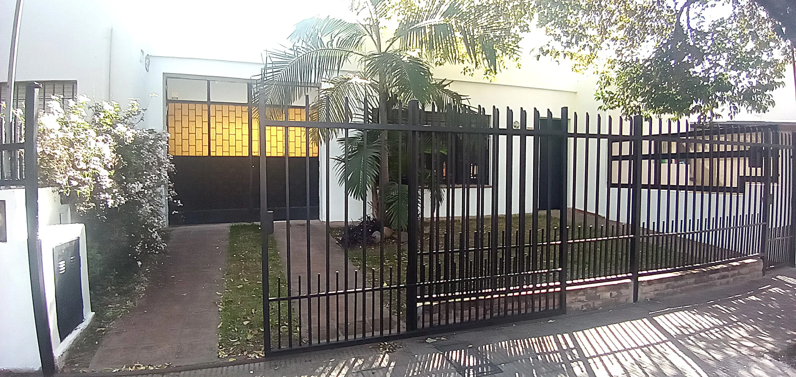 Venta Barrio Rosedal. Casa de 2 dormitorios.