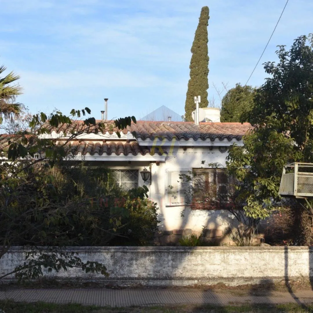 HERMOSO CHALET EN VENTA - VILLA RUMIPAL, CORDOBA (CA176)