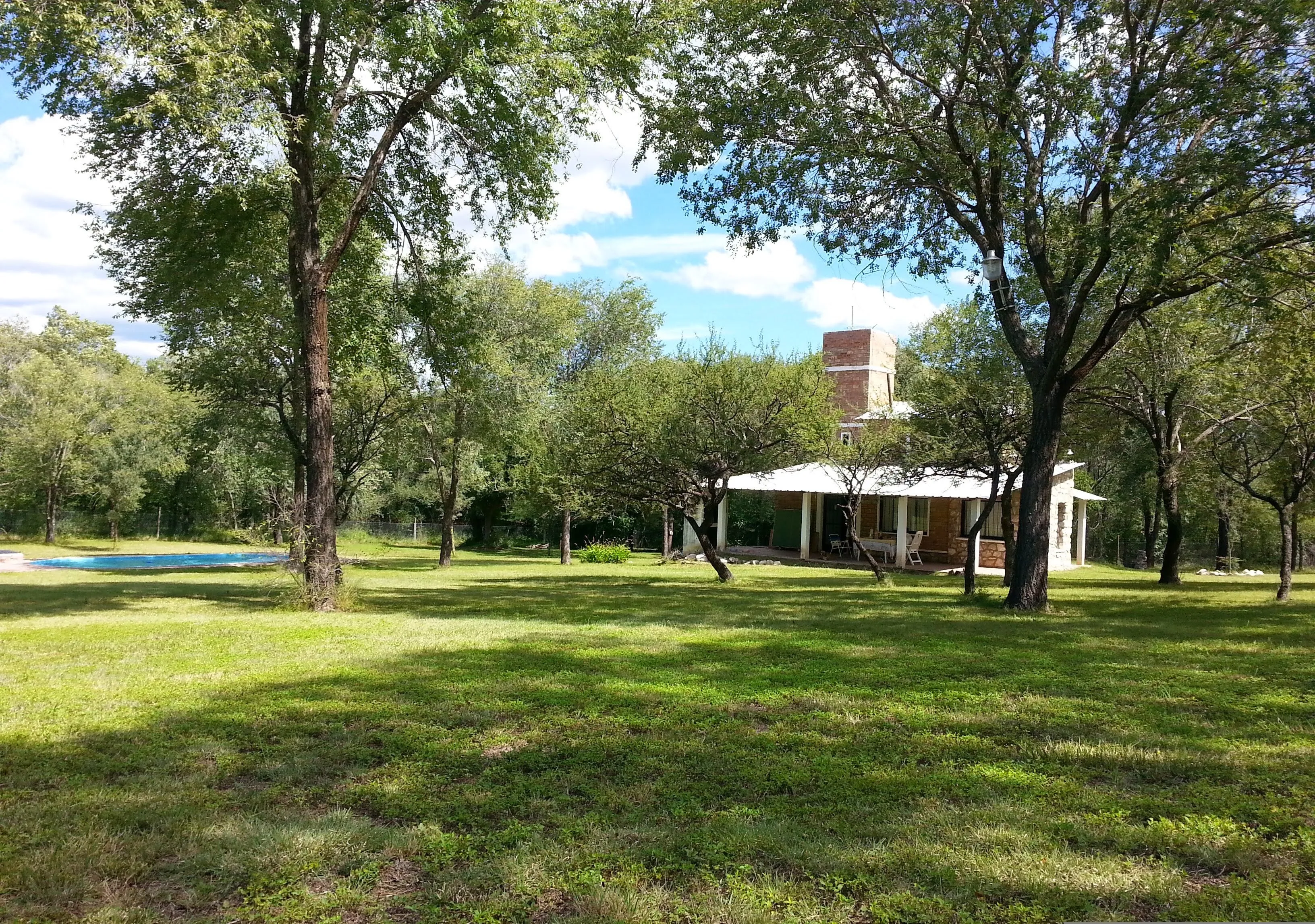 Casa de 4 dormitorios con pileta sobre un espectacular terreno de 4.800 m² en Casa Grande