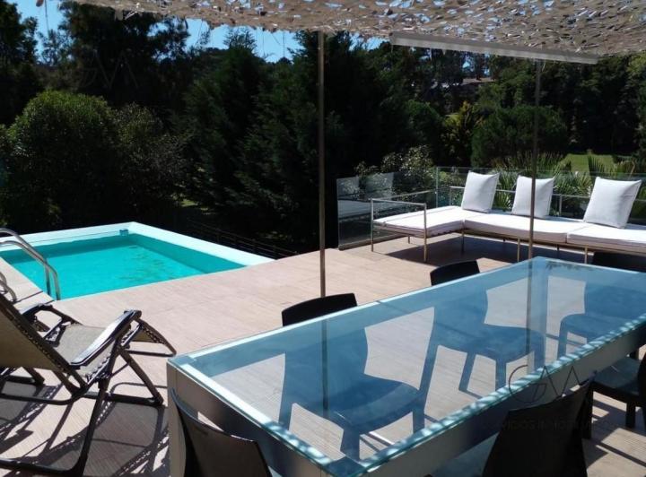 Casa · 250m² · 4 Dormitorios