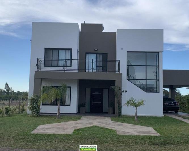 Casa · 150m² · 4 Ambientes · 2 Cocheras