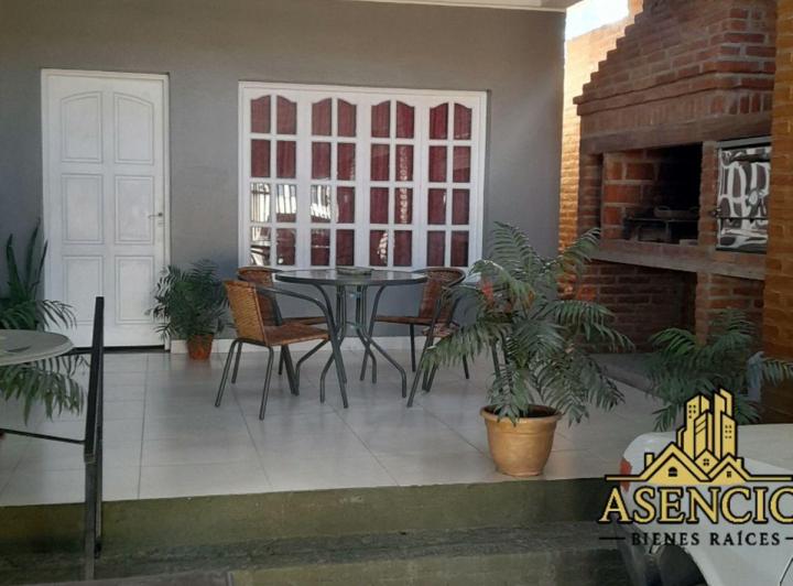 Casa · 270m² · 10 Ambientes · 3 Cocheras