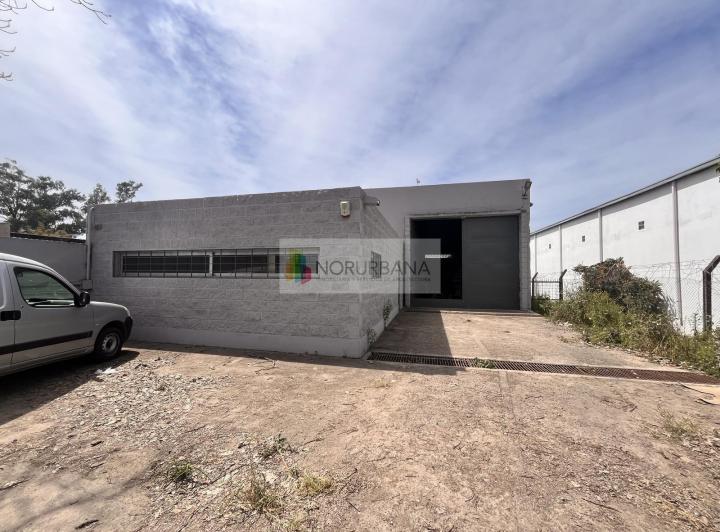 Bodega-Galpón · 366m² · 4 Cocheras