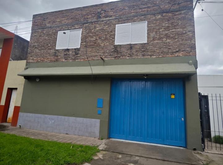 Bodega-Galpón · 300m² · 4 Ambientes