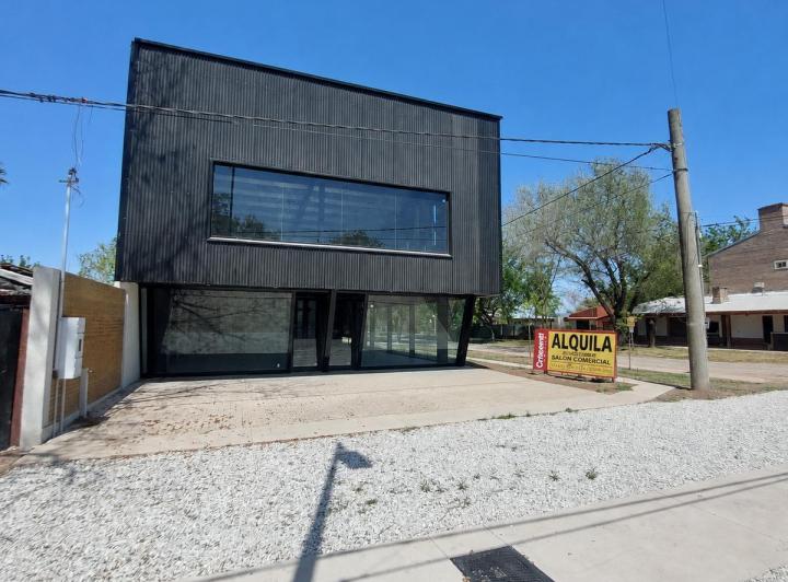 Local comercial · 215m² · 4 Ambientes