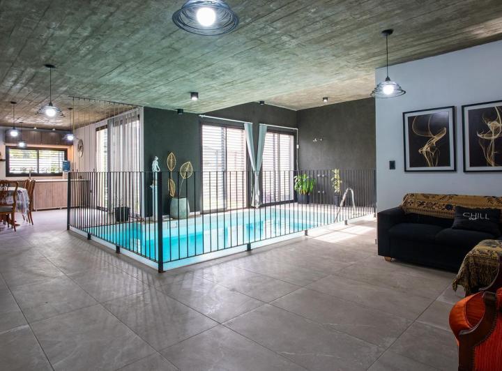 Casa · 190m² · 5 Ambientes · 2 Cocheras