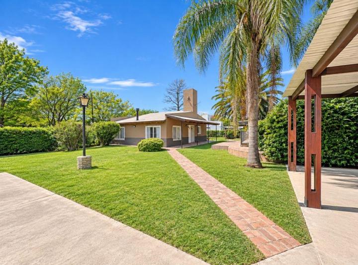 Casa · 80m² · 3 Ambientes · 2 Cocheras