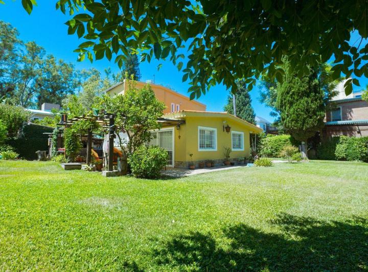 Casa · 145m² · 4 Ambientes · 1 Cochera