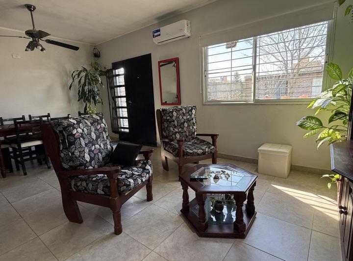 Casa · 100m² · 2 Ambientes · 2 Cocheras