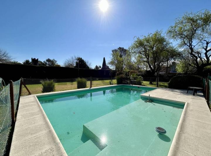 Casa · 171m² · 4 Ambientes · 2 Cocheras