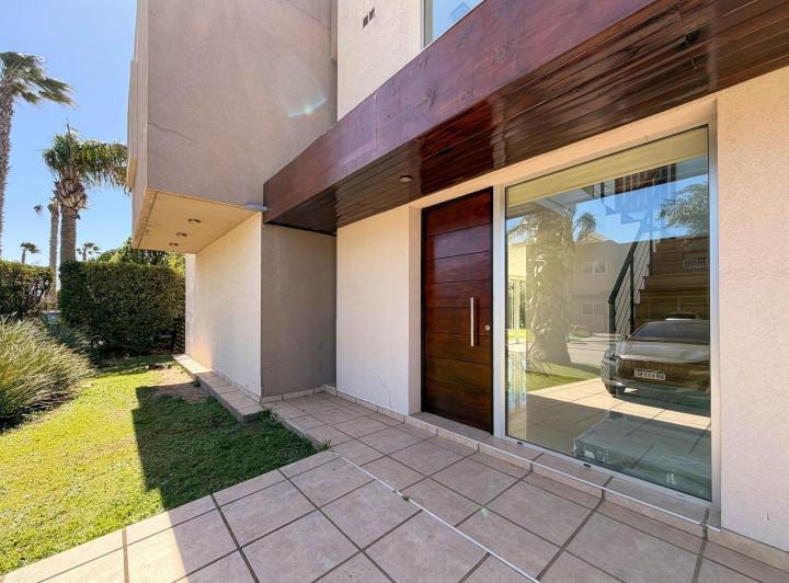 Casa · 180m² · 4 Ambientes