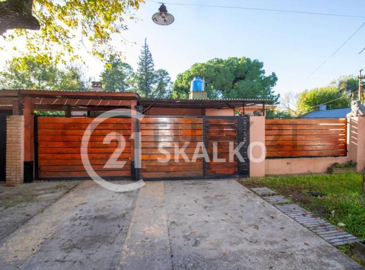 Casa · 184m² · 6 Ambientes · 1 Cochera