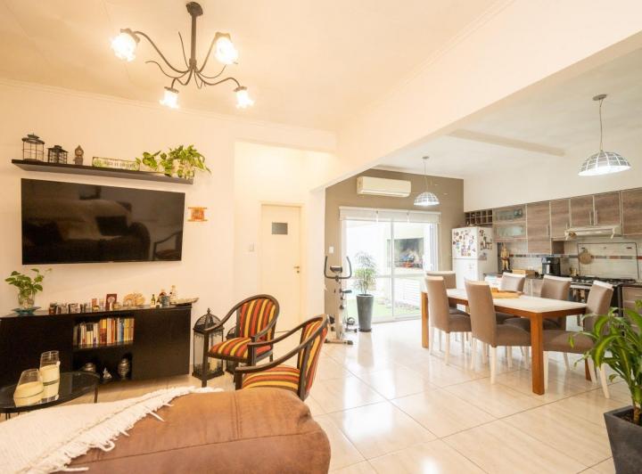 Casa · 96m² · 4 Ambientes · 1 Cochera