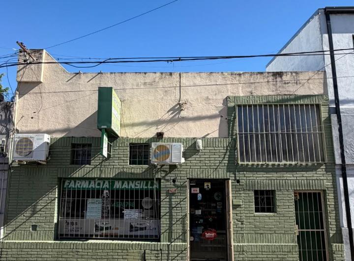Casa · 251m² · 2 Dormitorios