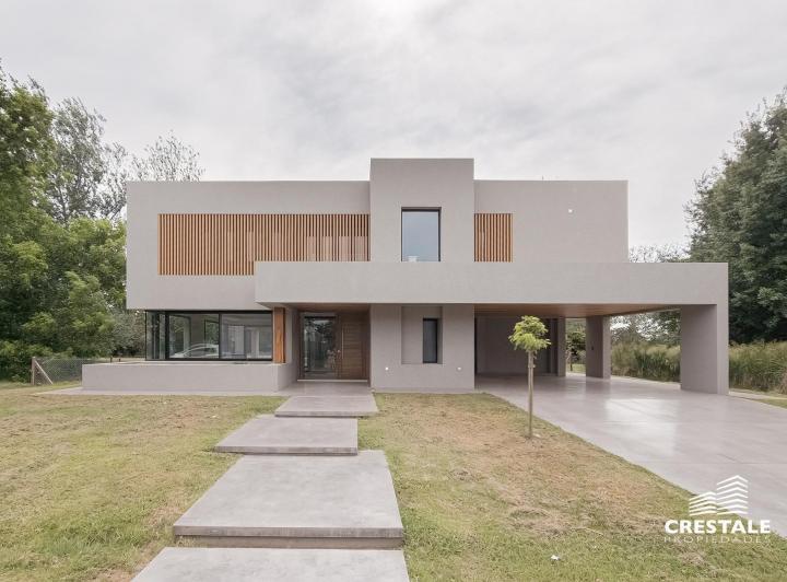 Casa · 174m² · 6 Ambientes · 2 Cocheras