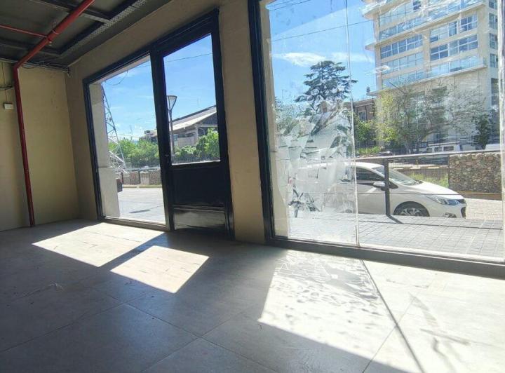 Local comercial · 134m² · 2 Ambientes