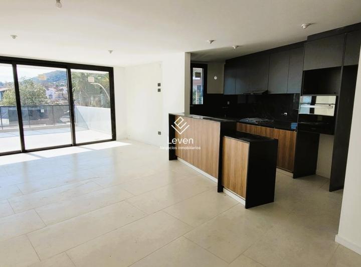 Departamento · 244m² · 4 Ambientes · 3 Cocheras