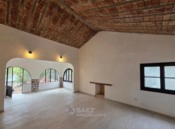 Casa · 230m² · 4 Ambientes · 1 Cochera