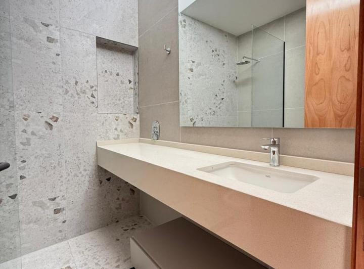 Casa · 165m² · 5 Ambientes · 1 Cochera