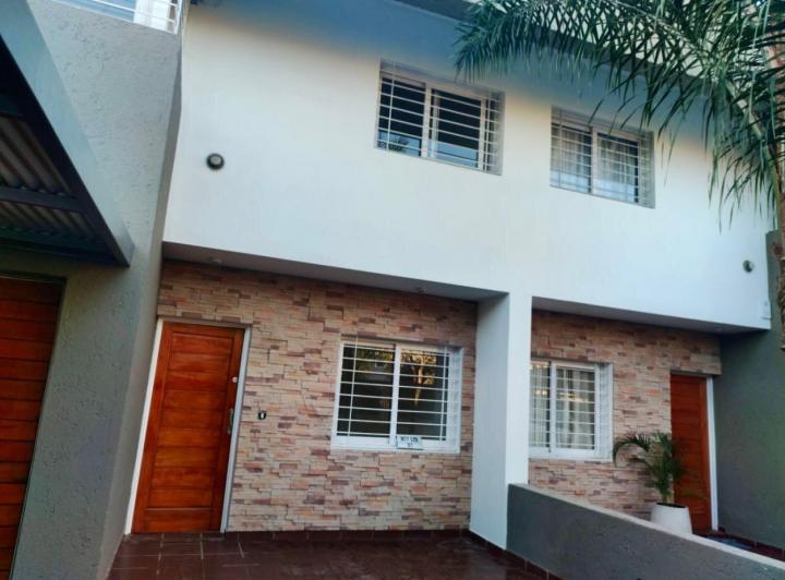 Casa · 160m² · 4 Ambientes · 2 Cocheras