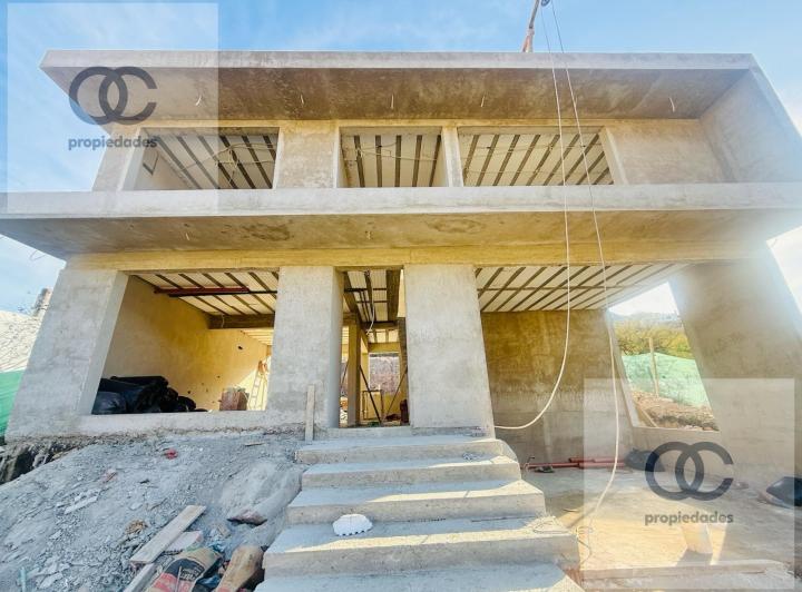 Casa · 280m² · 3 Dormitorios · 2 Cocheras