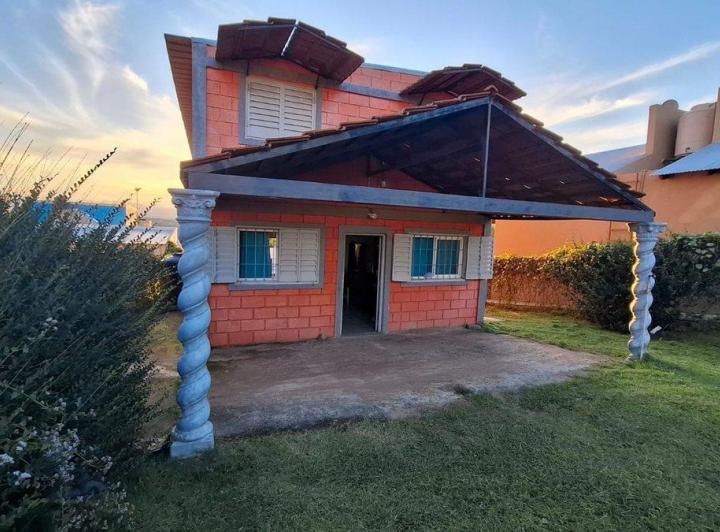 Casa · 144m² · 4 Ambientes · 1 Cochera