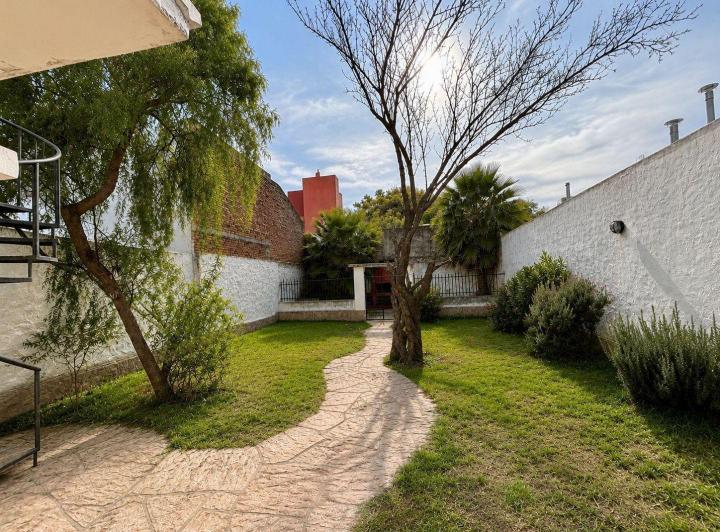 Casa · 360m² · 5 Ambientes