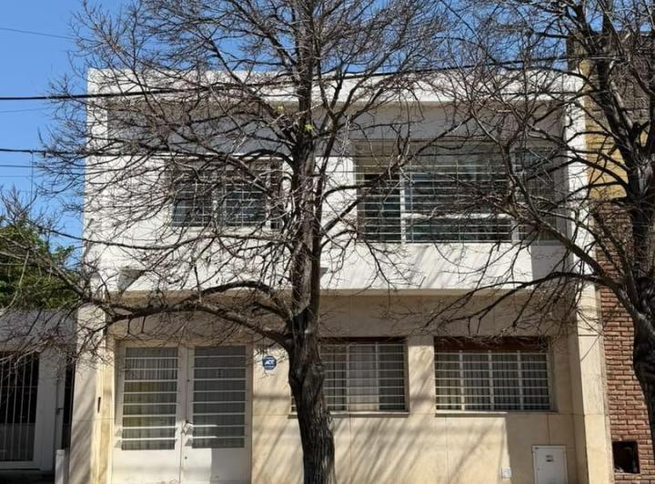 Casa · 183m² · 10 Ambientes · 1 Cochera