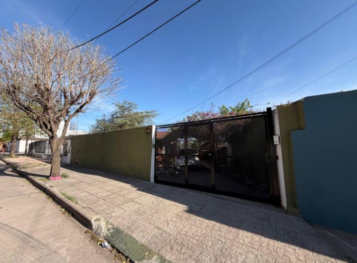 Casa · 82m² · 4 Ambientes · 1 Cochera