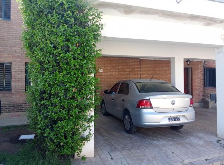 Casa · 98m² · 4 Ambientes · 1 Cochera
