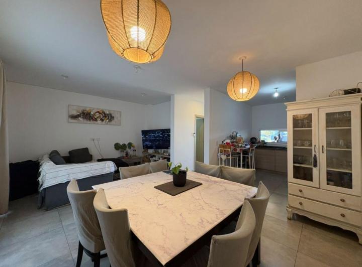Casa · 130m² · 4 Ambientes · 1 Cochera